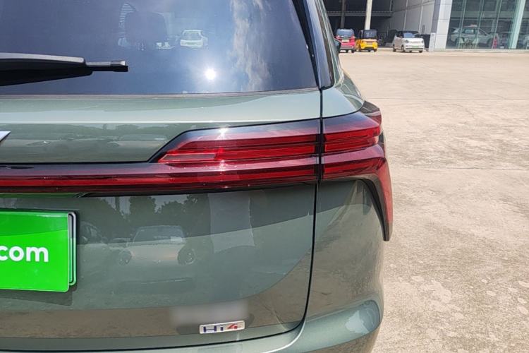 Used Wey Lanshan 2025 Four-Wheel Drive Max Right Rear Taillight