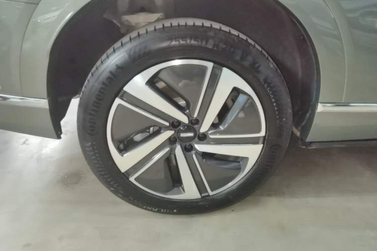Used Wey Lanshan 2025 Four-Wheel Drive Max Right Rear Wheel Hub