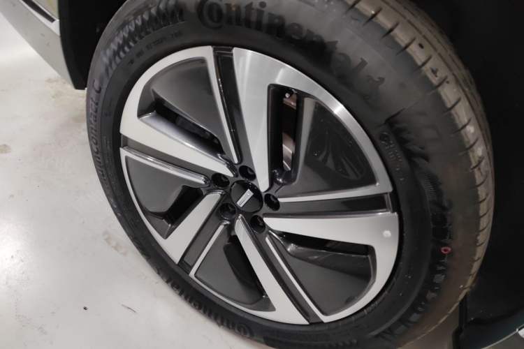 Used Wey Lanshan 2025 Four-Wheel Drive Ultra Right Rear Wheel Hub