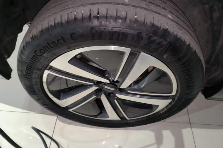 Used Wey Lanshan 2025 Four-Wheel Drive Max Right Rear Wheel Hub