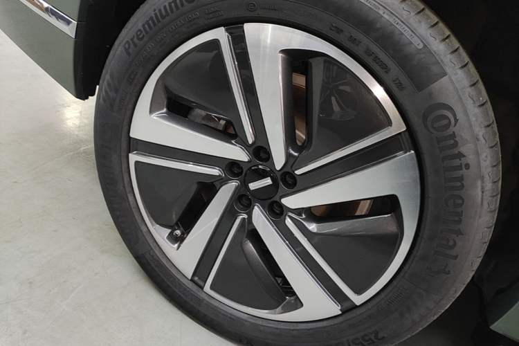 Used Wey Lanshan 2025 Four-Wheel Drive Ultra Right Rear Wheel Hub
