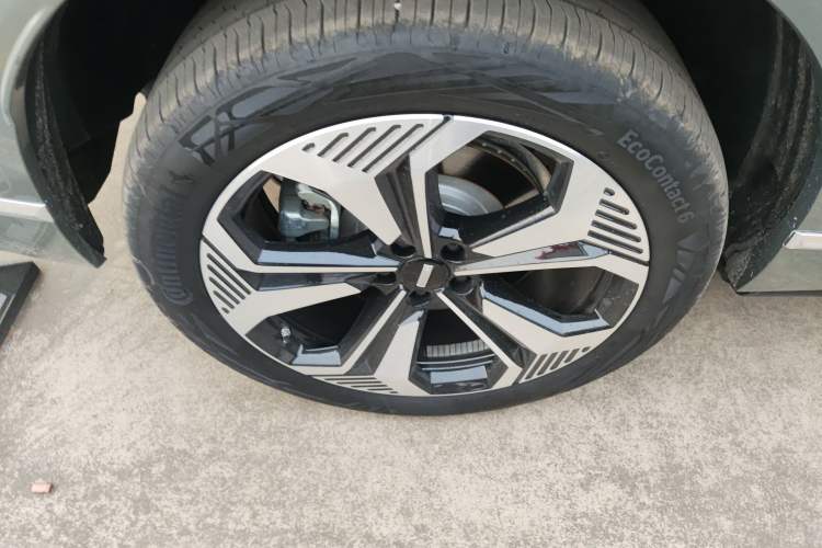 Used Wey Lanshan 2025 Four-Wheel Drive Ultra Right Rear Wheel Hub