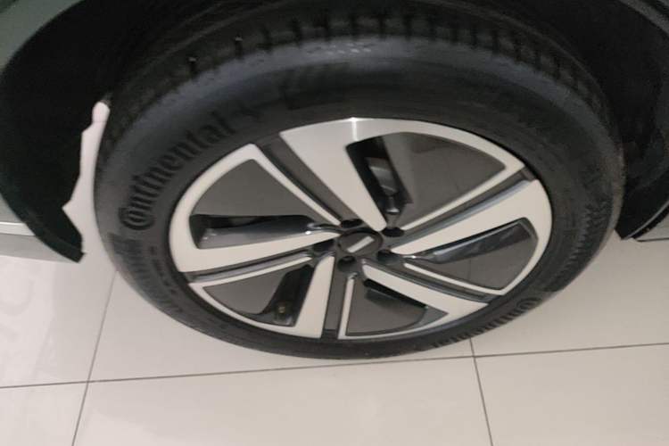 Used Wey Lanshan 2025 Four-Wheel Drive Max Right Rear Wheel Hub
