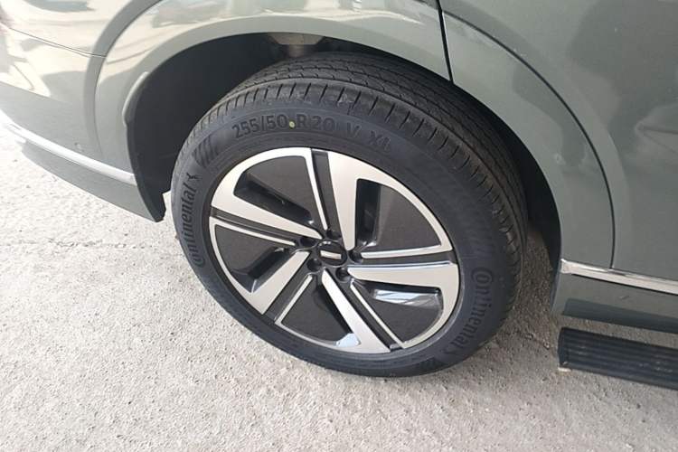 Used Wey Lanshan 2025 Four-Wheel Drive Max Right Rear Wheel Hub