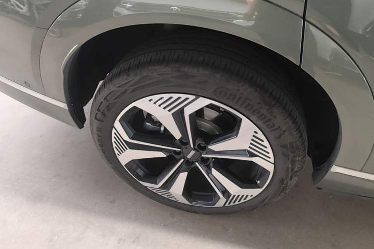 Used Wey Lanshan 2025 Four-Wheel Drive Ultra Right Rear Wheel Hub