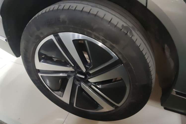 Used Wey Lanshan 2025 Four-Wheel Drive Ultra Right Rear Wheel Hub