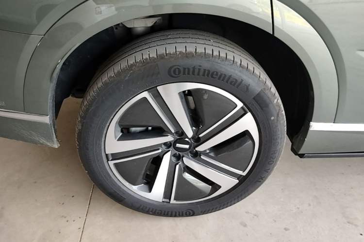 Used Wey Lanshan 2025 Four-Wheel Drive Max Right Rear Wheel Hub