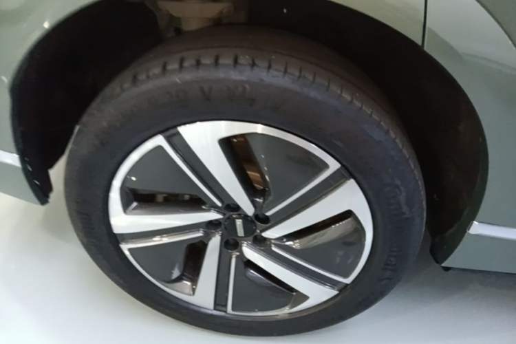Used Wey Lanshan 2025 Four-Wheel Drive Max Right Rear Wheel Hub
