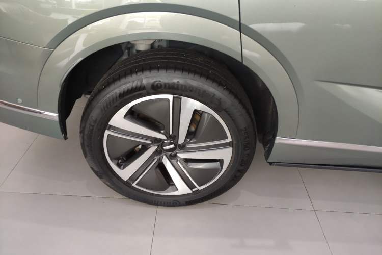 Used Wey Lanshan 2025 Four-Wheel Drive Ultra Right Rear Wheel Hub