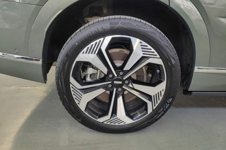 Used Wey Lanshan 2025 Four-Wheel Drive Ultra Right Rear Wheel Hub