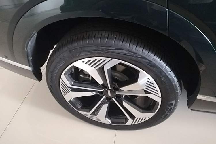 Used Wey Lanshan 2025 Four-Wheel Drive Max Right Rear Wheel Hub