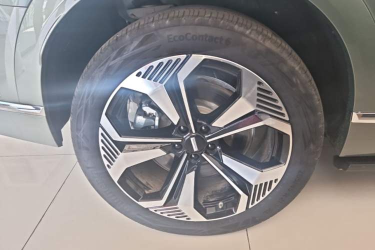 Used Wey Lanshan 2025 Four-Wheel Drive Ultra Right Rear Wheel Hub