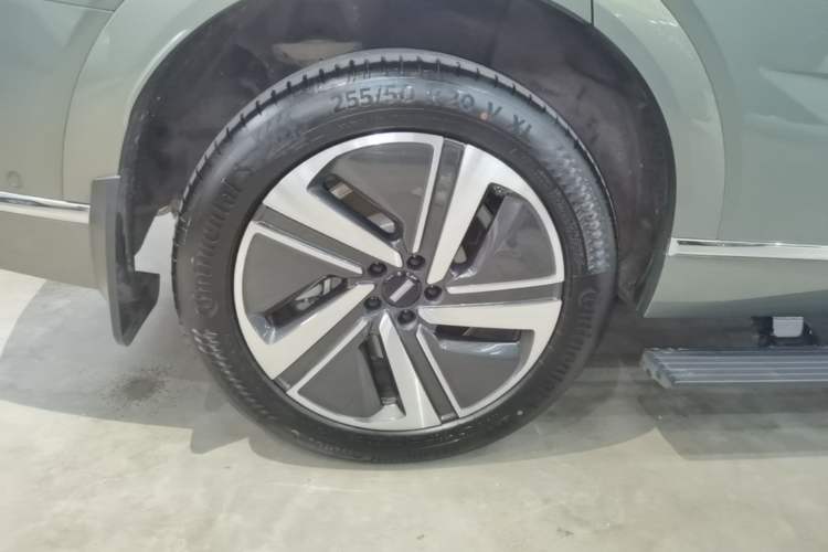 Used Wey Lanshan 2025 Four-Wheel Drive Max Right Rear Wheel Hub