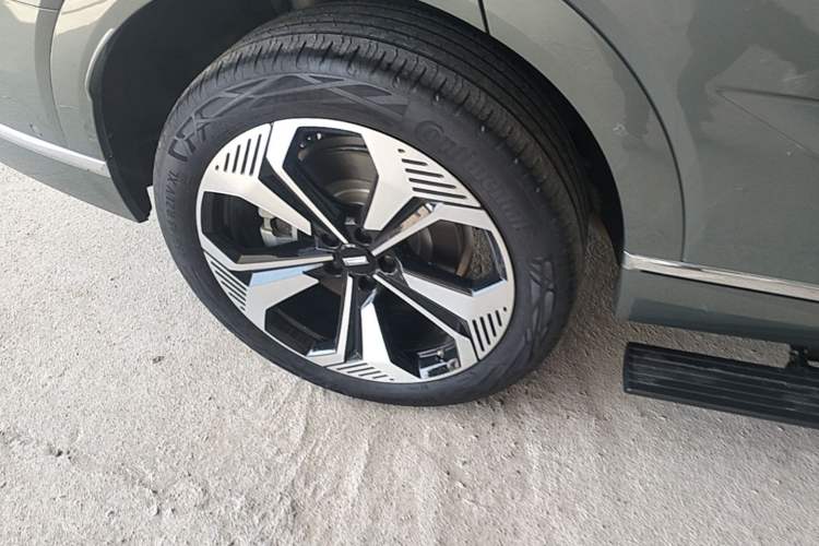 Used Wey Lanshan 2025 Four-Wheel Drive Max Right Rear Wheel Hub
