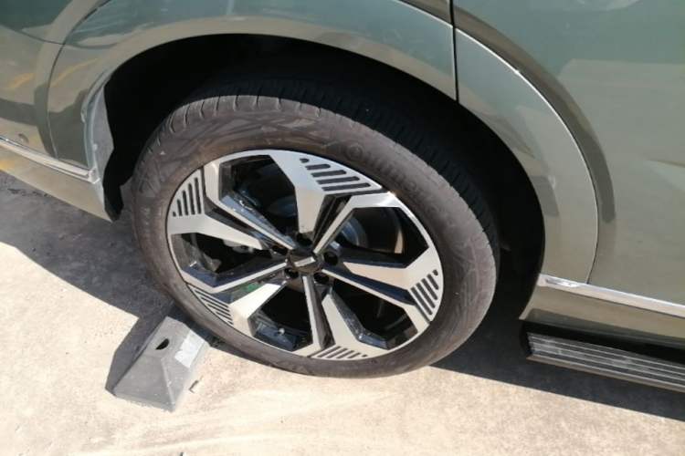 Used Wey Lanshan 2025 Four-Wheel Drive Ultra Right Rear Wheel Hub