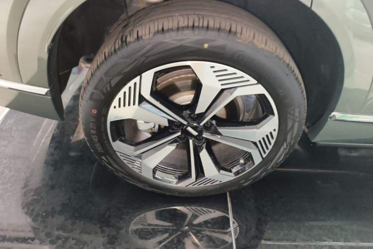 Used Wey Lanshan 2025 Four-Wheel Drive Max Right Rear Wheel Hub