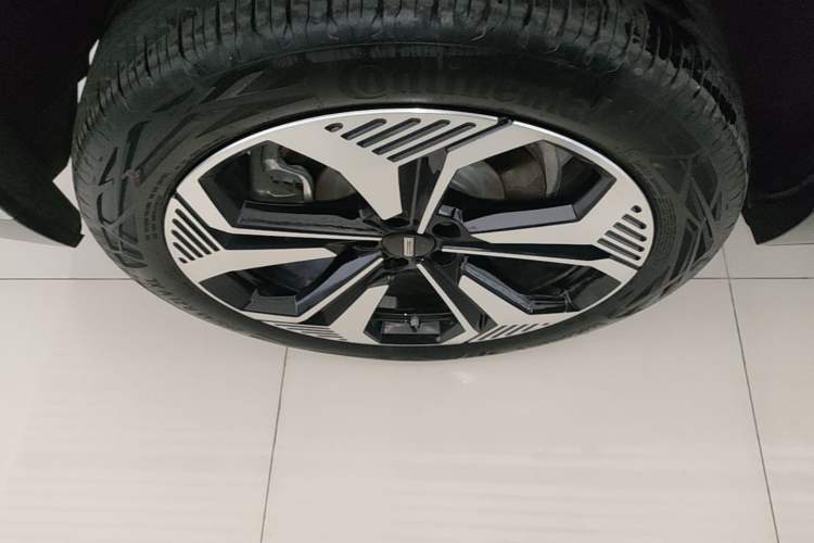 Used Wey Lanshan 2025 Four-Wheel Drive Max Right Rear Wheel Hub