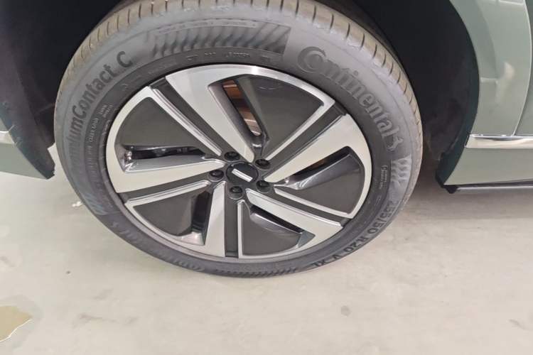 Used Wey Lanshan 2025 Four-Wheel Drive Ultra Right Rear Wheel Hub