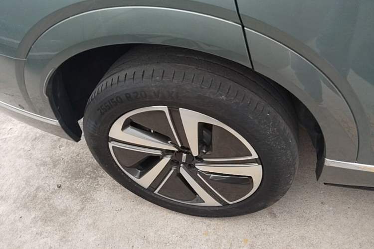 Used Wey Lanshan 2025 Four-Wheel Drive Ultra Right Rear Wheel Hub