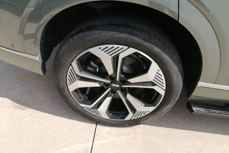 Used Wey Lanshan 2025 Four-Wheel Drive Ultra Right Rear Wheel Hub