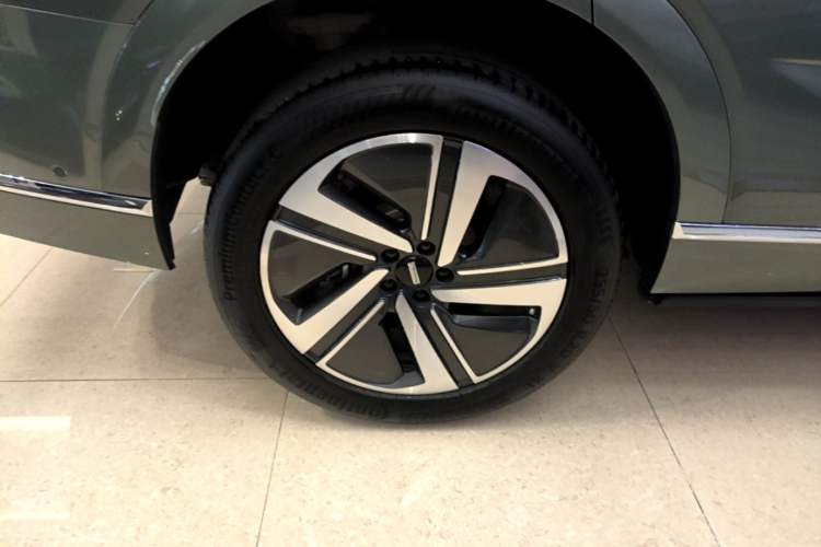 Used Wey Lanshan 2025 Four-Wheel Drive Max Right Rear Wheel Hub