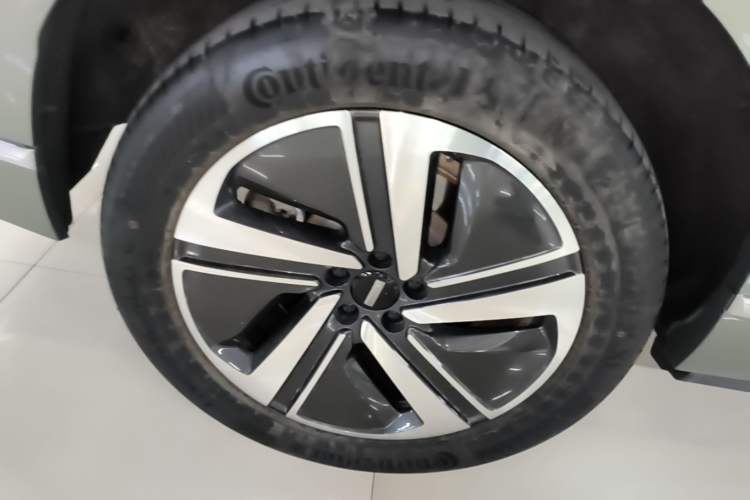 Used Wey Lanshan 2025 Four-Wheel Drive Max Right Rear Wheel Hub