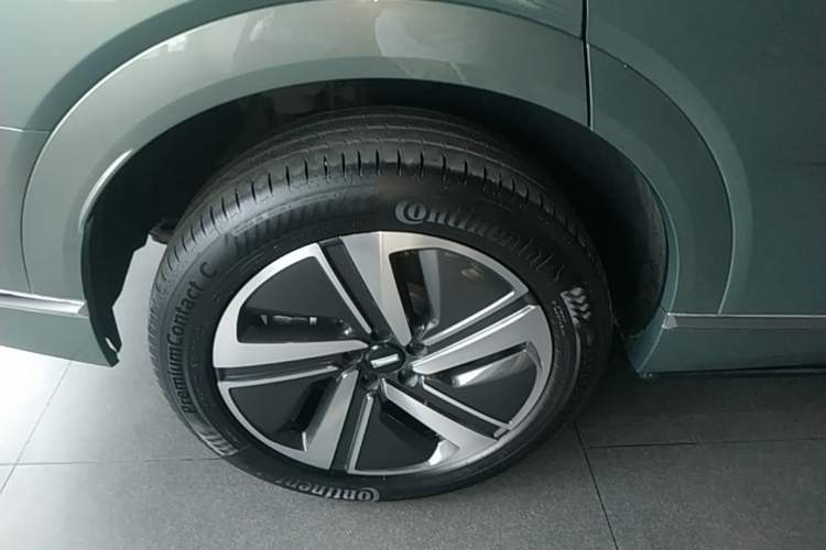 Used Wey Lanshan 2025 Four-Wheel Drive Max Right Rear Wheel Hub