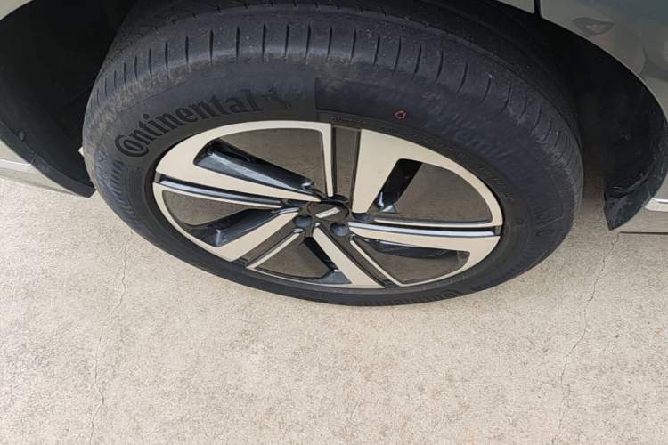 Used Wey Lanshan 2025 Four-Wheel Drive Ultra Right Rear Wheel Hub