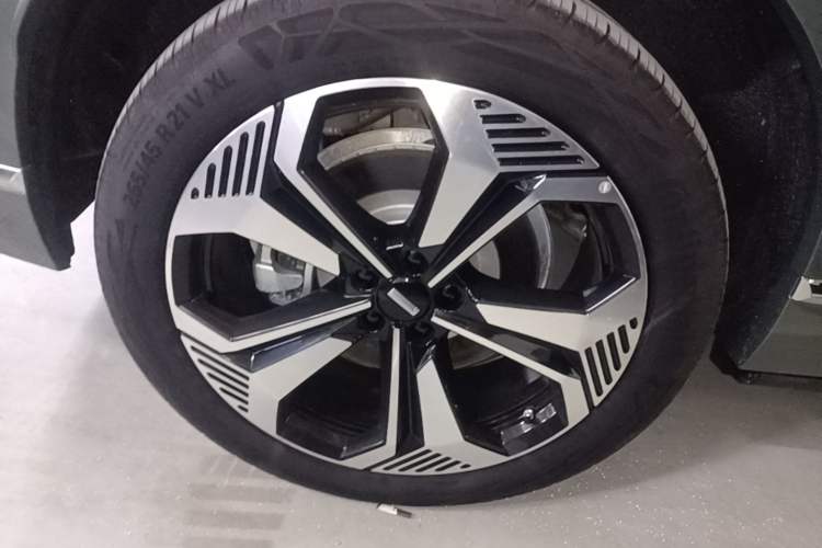 Used Wey Lanshan 2025 Four-Wheel Drive Ultra Right Rear Wheel Hub