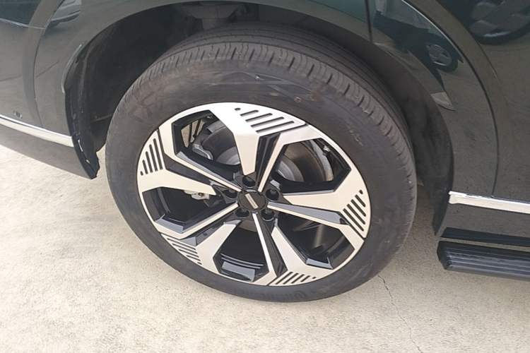 Used Wey Lanshan 2025 Four-Wheel Drive Max Right Rear Wheel Hub