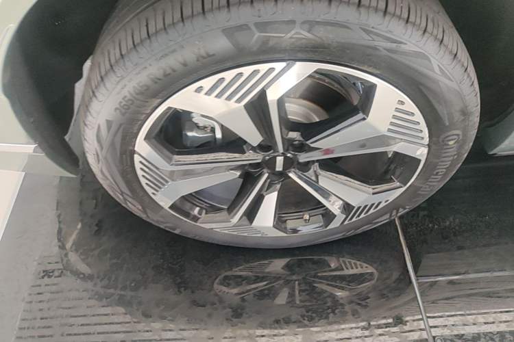 Used Wey Lanshan 2025 Four-Wheel Drive Ultra Right Rear Wheel Hub
