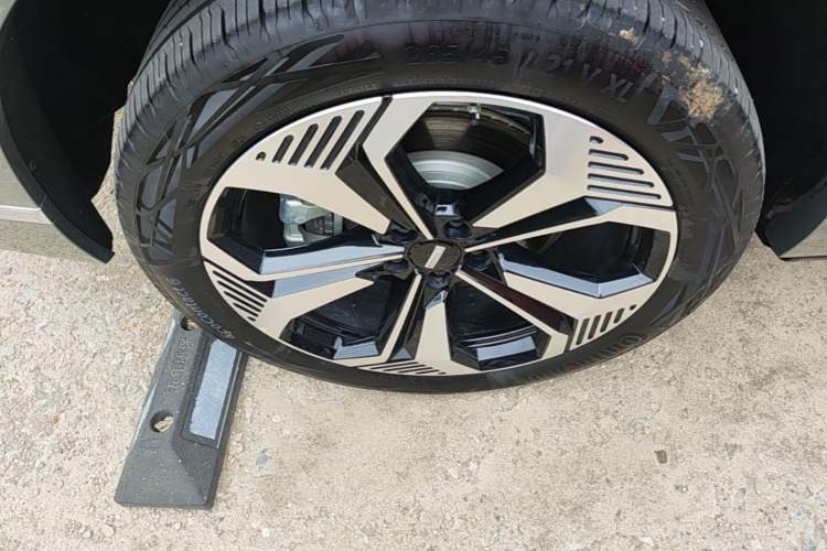 Used Wey Lanshan 2025 Four-Wheel Drive Ultra Right Rear Wheel Hub