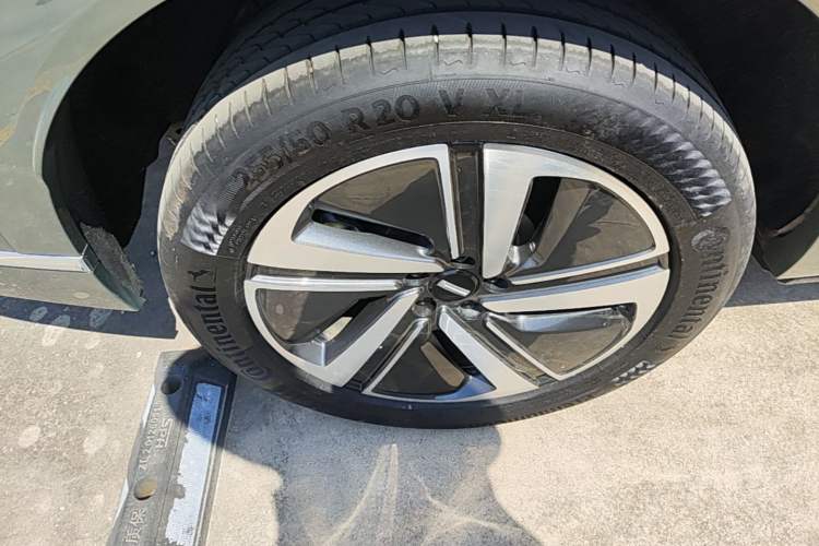 Used Wey Lanshan 2025 Four-Wheel Drive Max Right Rear Wheel Hub