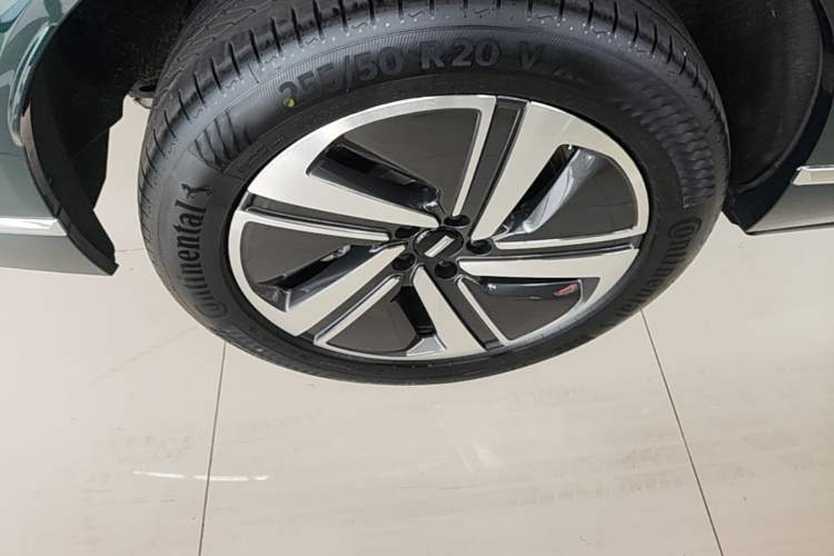 Used Wey Lanshan 2025 Four-Wheel Drive Max Right Rear Wheel Hub