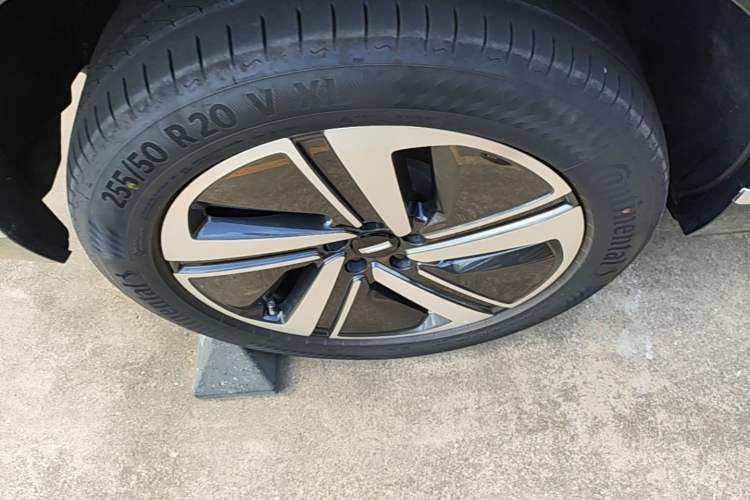 Used Wey Lanshan 2025 Four-Wheel Drive Max Right Rear Wheel Hub