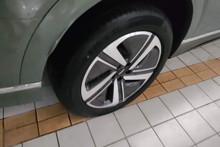 Used Wey Lanshan 2025 Four-Wheel Drive Max Right Rear Wheel Hub