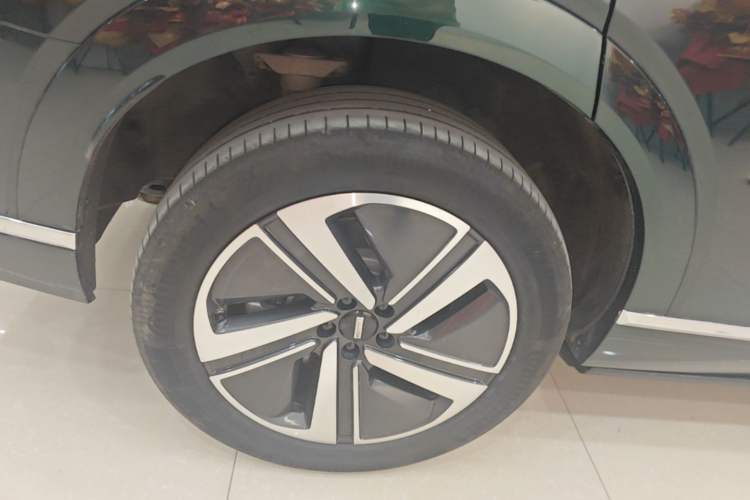 Used Wey Lanshan 2025 Four-Wheel Drive Max Right Rear Wheel Hub