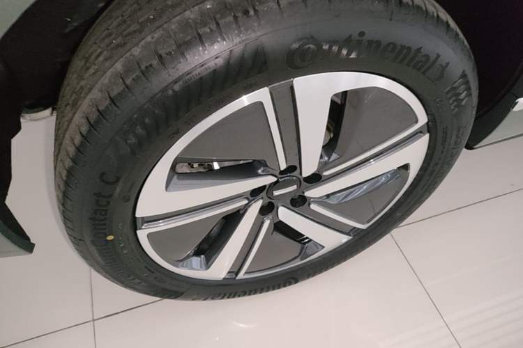 Used Wey Lanshan 2025 Four-Wheel Drive Max Right Rear Wheel Hub