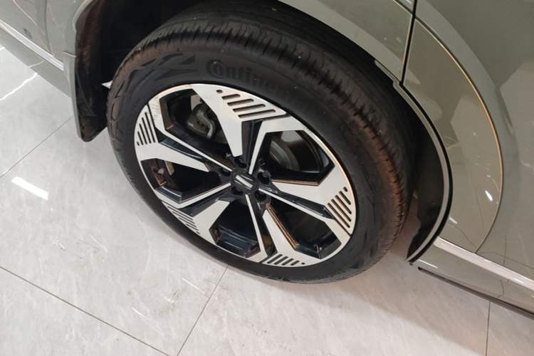 Used Wey Lanshan 2025 Four-Wheel Drive Ultra Right Rear Wheel Hub