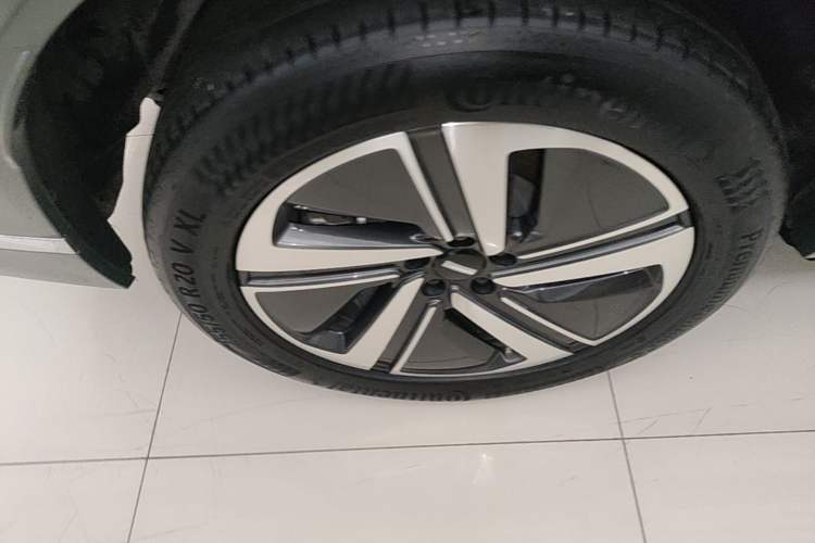 Used Wey Lanshan 2025 Four-Wheel Drive Ultra Right Rear Wheel Hub