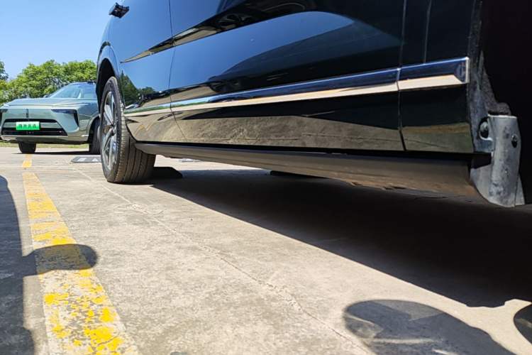 Used Wey Lanshan 2025 Four-Wheel Drive Max Right Side Sill