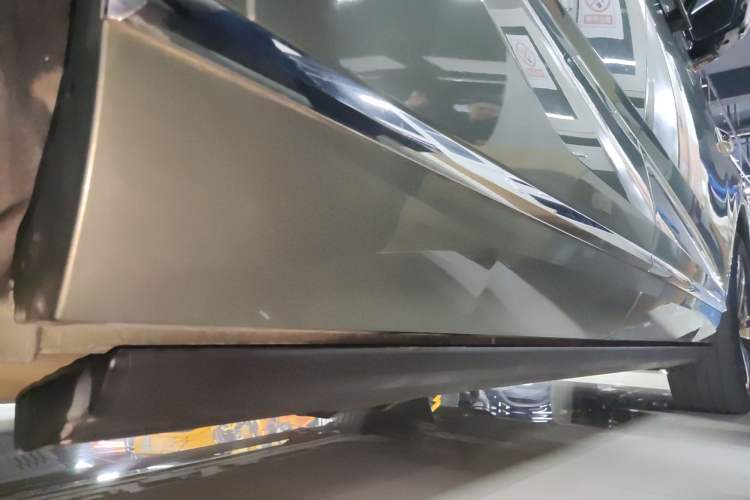 Used Wey Lanshan 2025 Four-Wheel Drive Ultra Right Side Sill