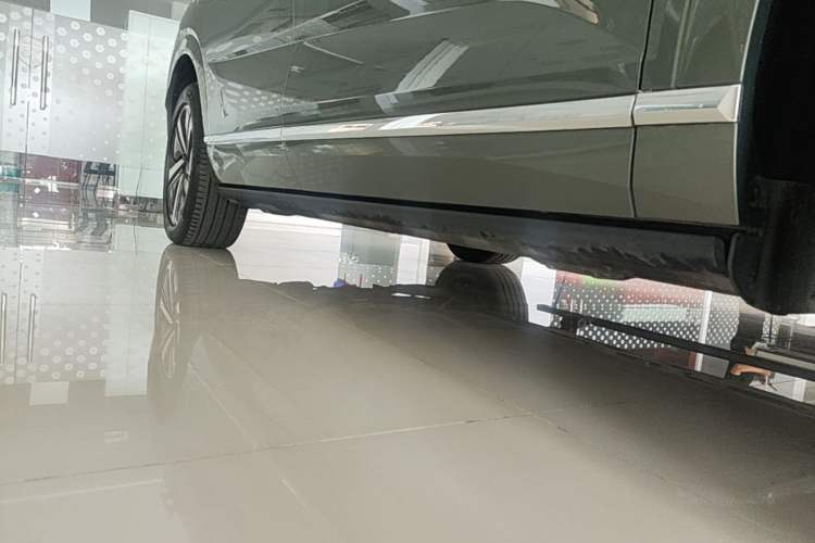Used Wey Lanshan 2025 Four-Wheel Drive Max Right Side Sill