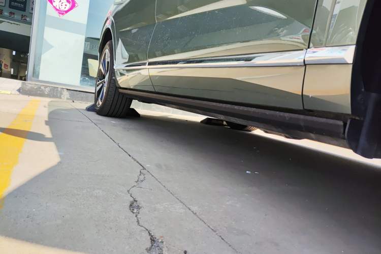 Used Wey Lanshan 2025 Four-Wheel Drive Ultra Right Side Sill