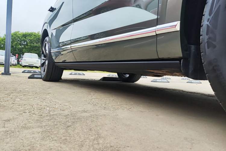Used Wey Lanshan 2025 Four-Wheel Drive Ultra Right Side Sill