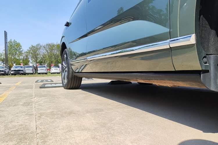 Used Wey Lanshan 2025 Four-Wheel Drive Max Right Side Sill