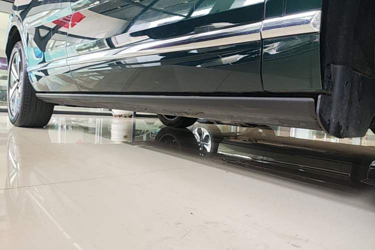 Used Wey Lanshan 2025 Four-Wheel Drive Max Right Side Sill