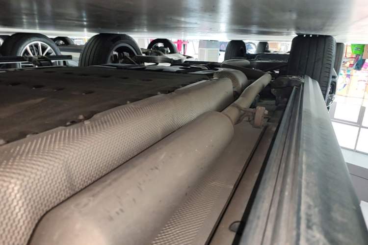 Used Wey Lanshan 2025 Four-Wheel Drive Ultra Right Side Sill