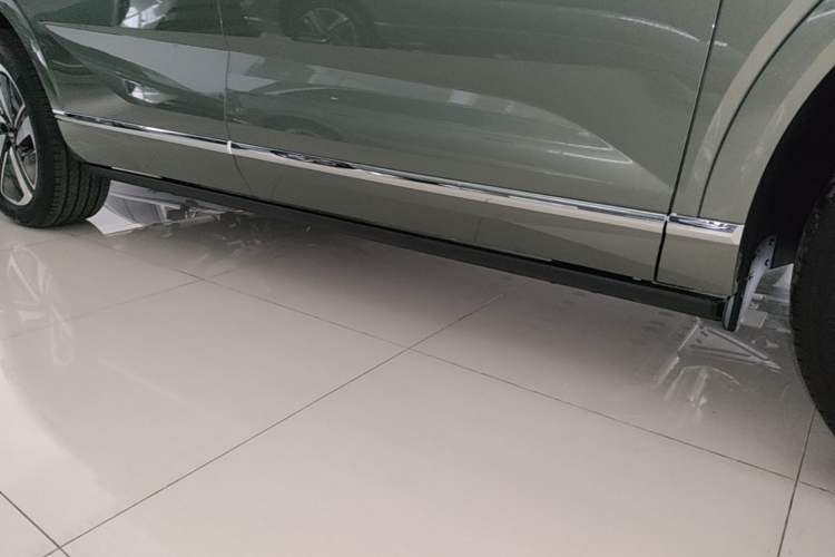 Used Wey Lanshan 2025 Four-Wheel Drive Max Right Side Sill