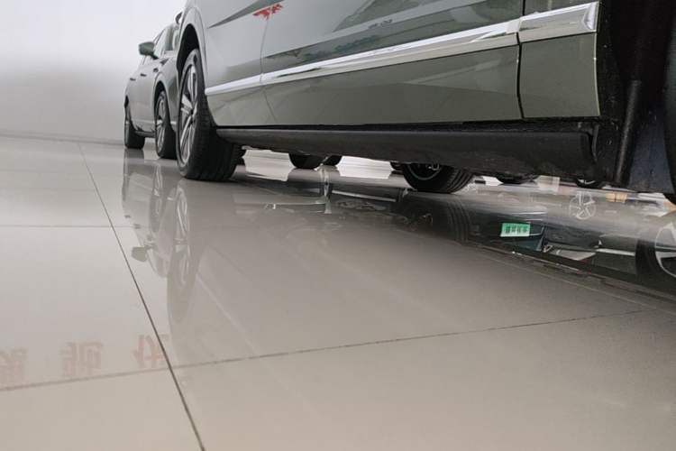 Used Wey Lanshan 2025 Four-Wheel Drive Max Right Side Sill